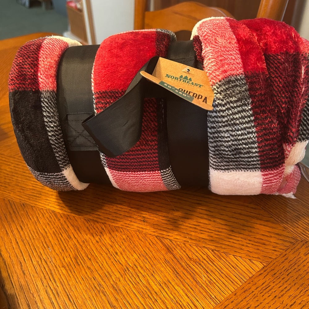 Northeast Outfitters Sherpa Blanket